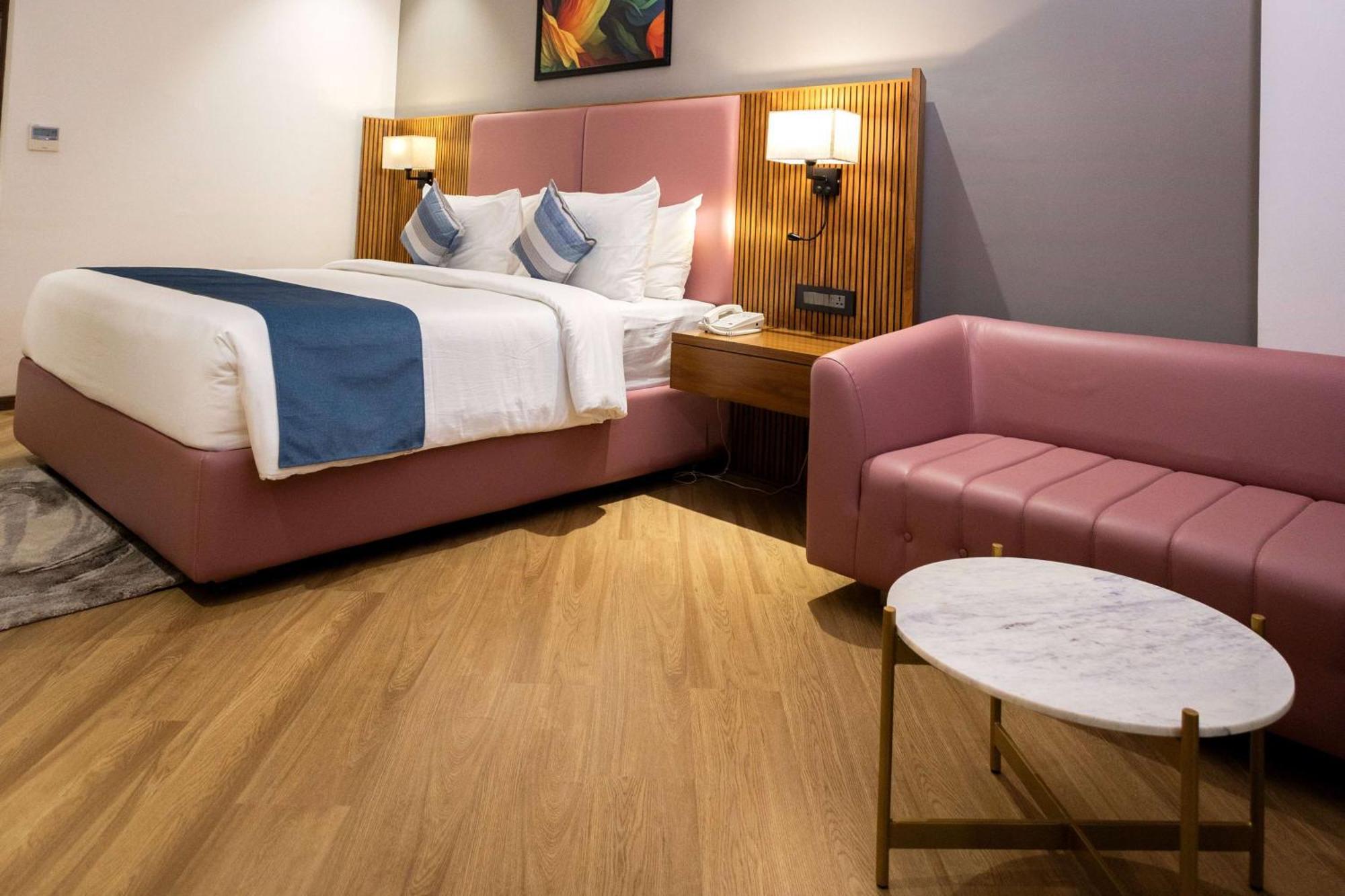Ramada Encore By Wyndham Viramgam Esterno foto