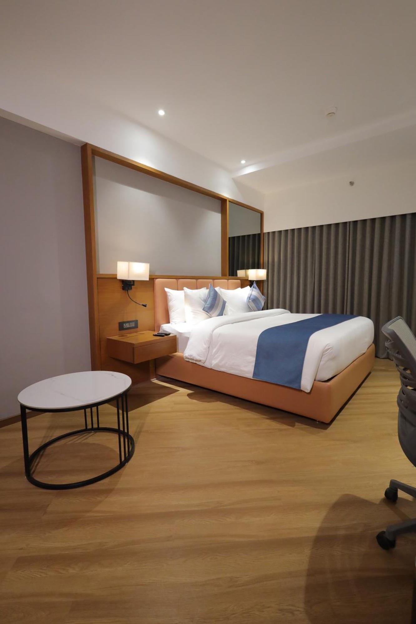 Ramada Encore By Wyndham Viramgam Esterno foto