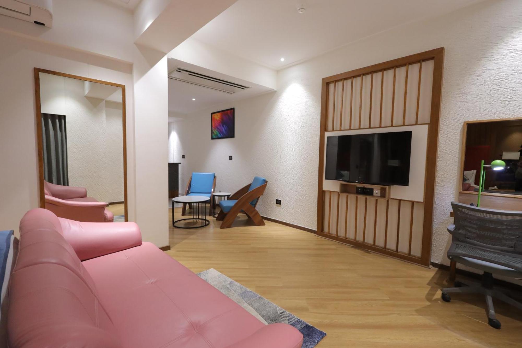 Ramada Encore By Wyndham Viramgam Esterno foto