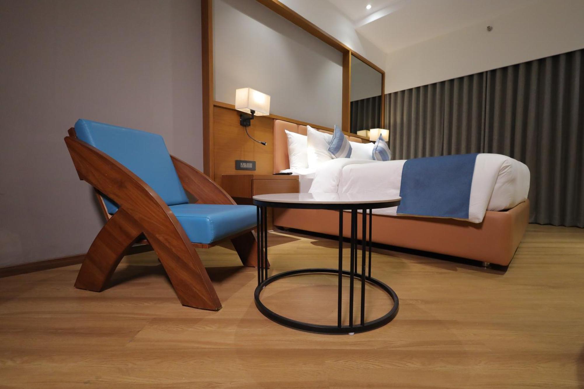 Ramada Encore By Wyndham Viramgam Esterno foto