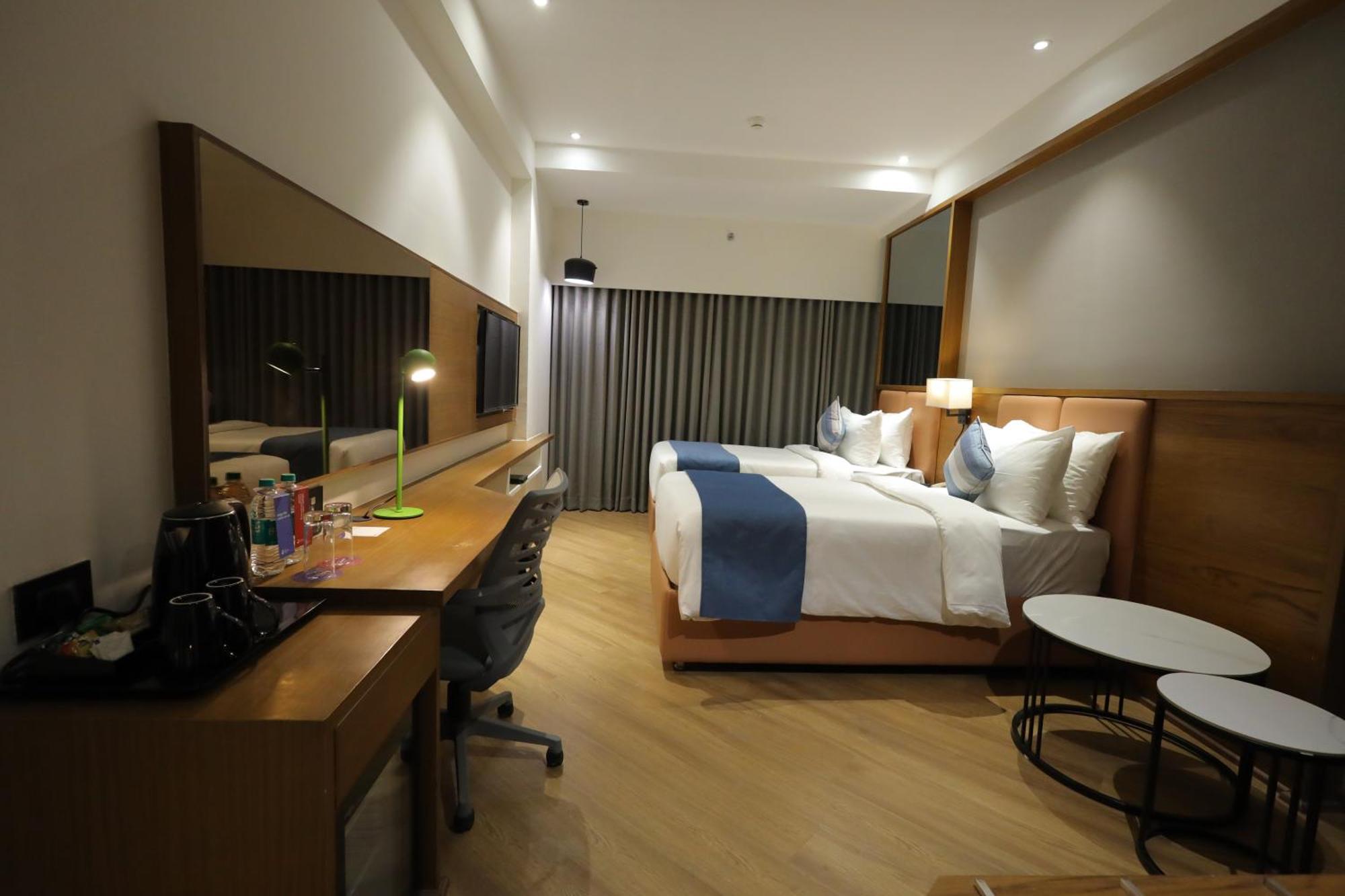 Ramada Encore By Wyndham Viramgam Esterno foto