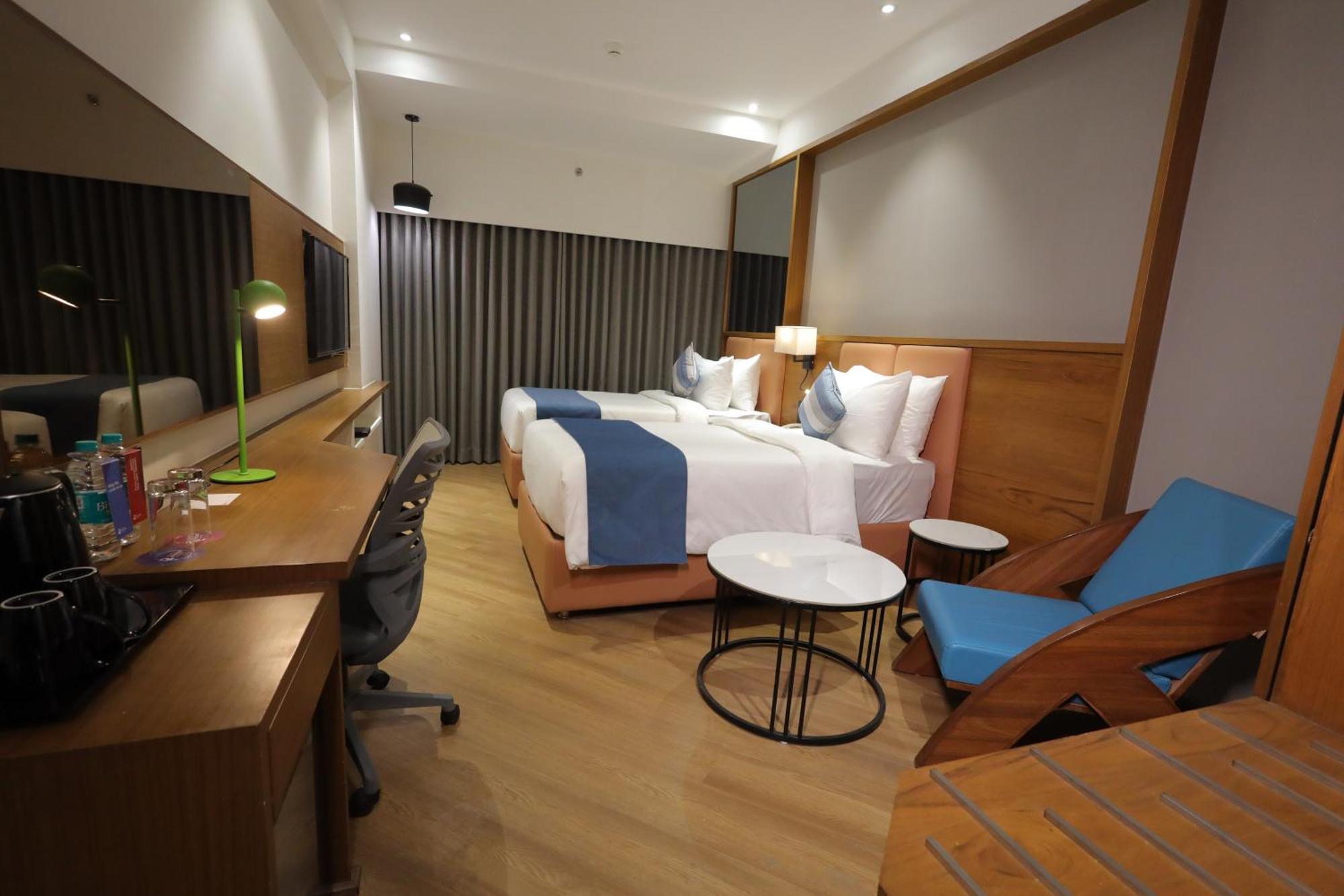 Ramada Encore By Wyndham Viramgam Esterno foto