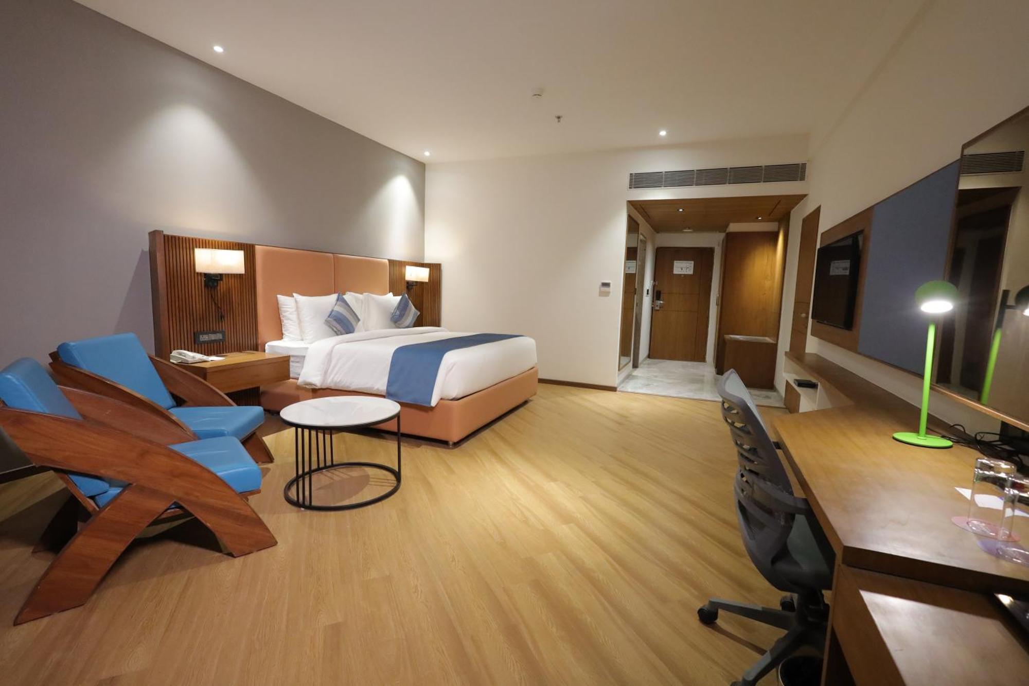Ramada Encore By Wyndham Viramgam Esterno foto