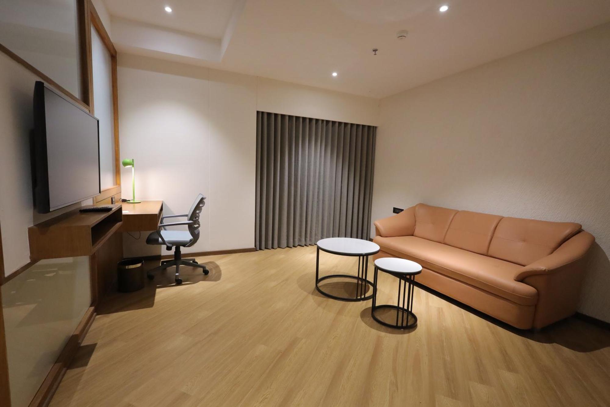 Ramada Encore By Wyndham Viramgam Esterno foto