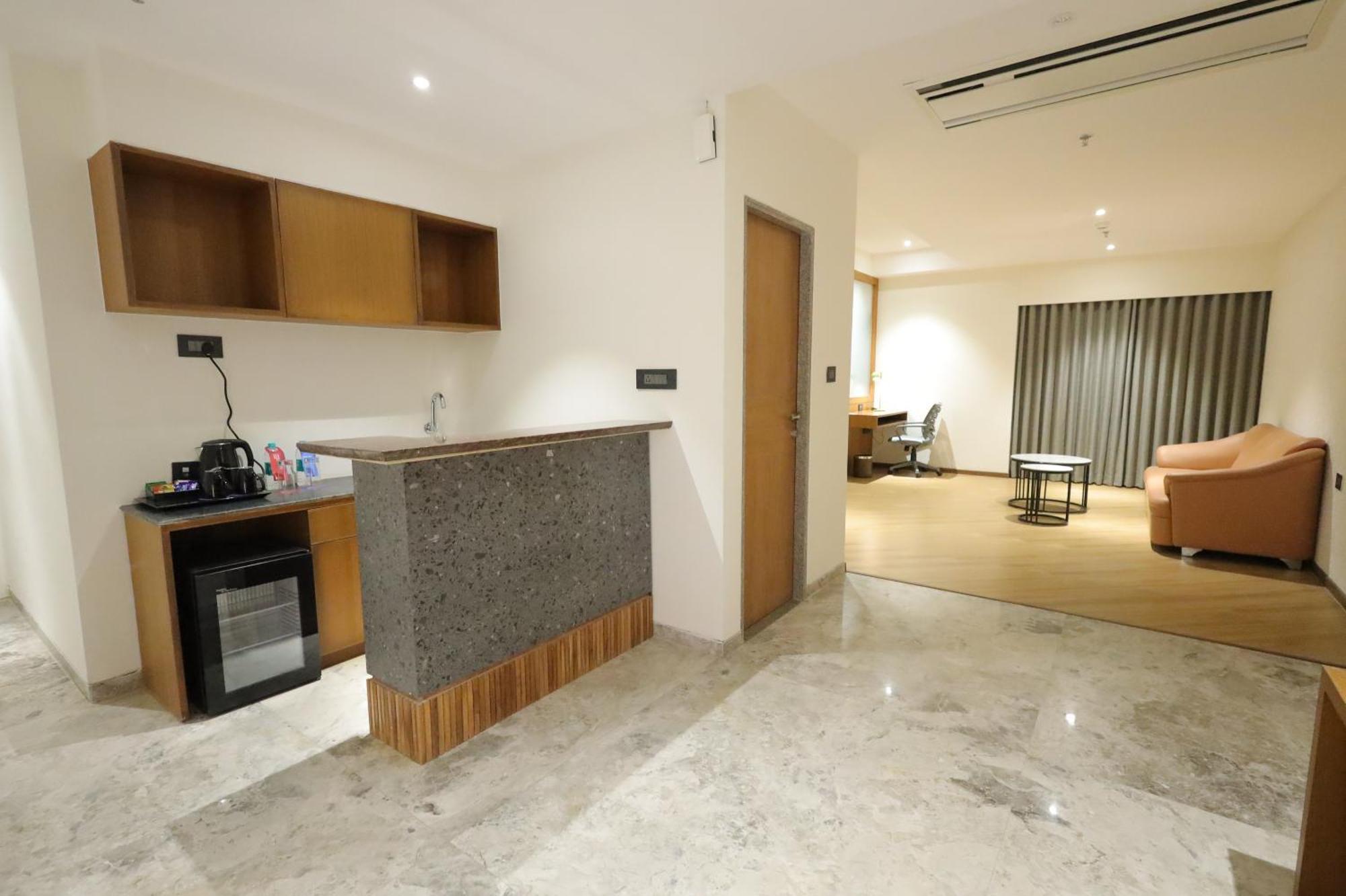 Ramada Encore By Wyndham Viramgam Esterno foto